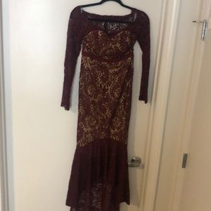 Fitted VICCI DOLLS wine color dress. NEVER WORN